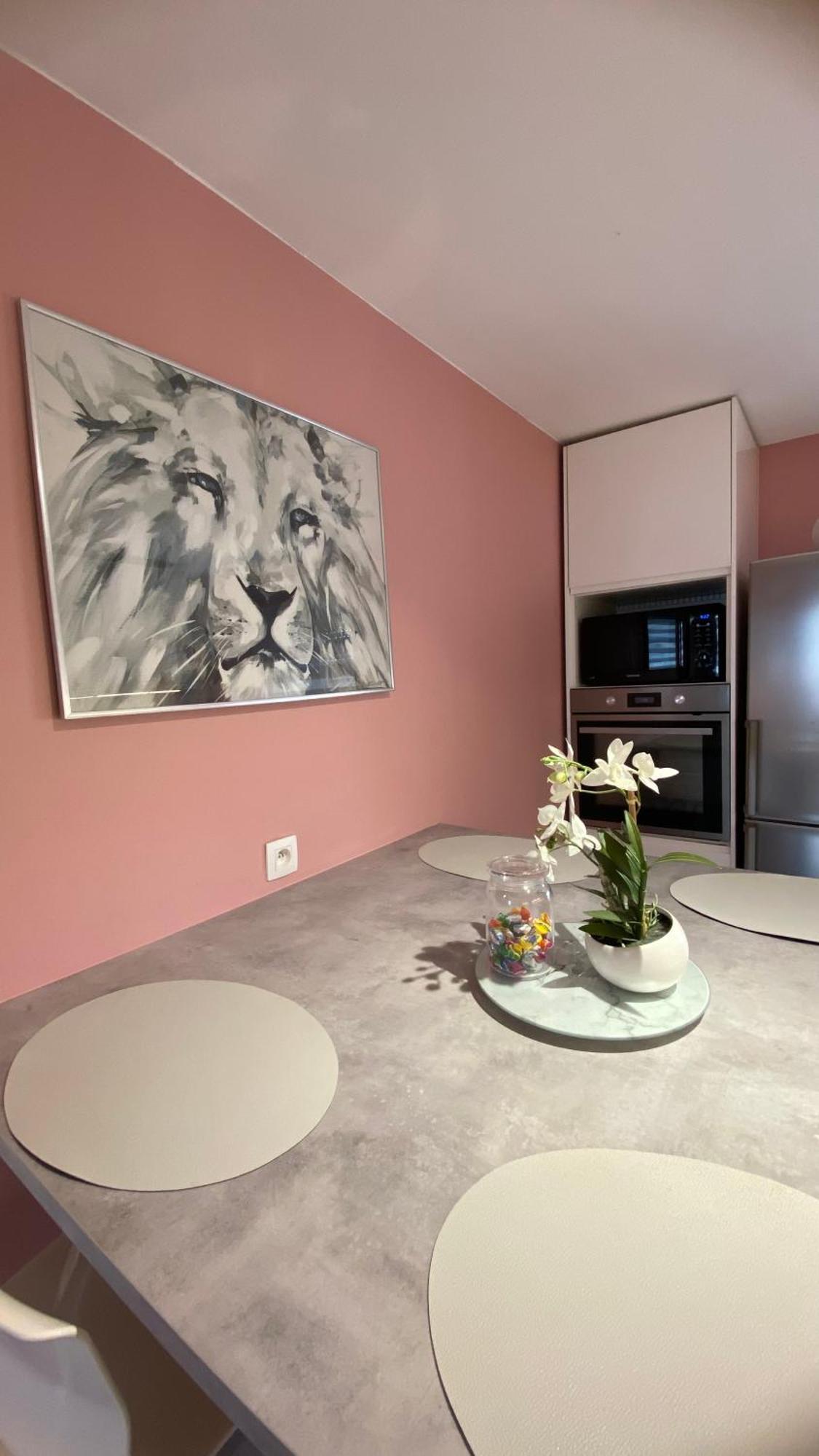 Next2Airport - Appartement House Of Lions Ransart Zewnętrze zdjęcie